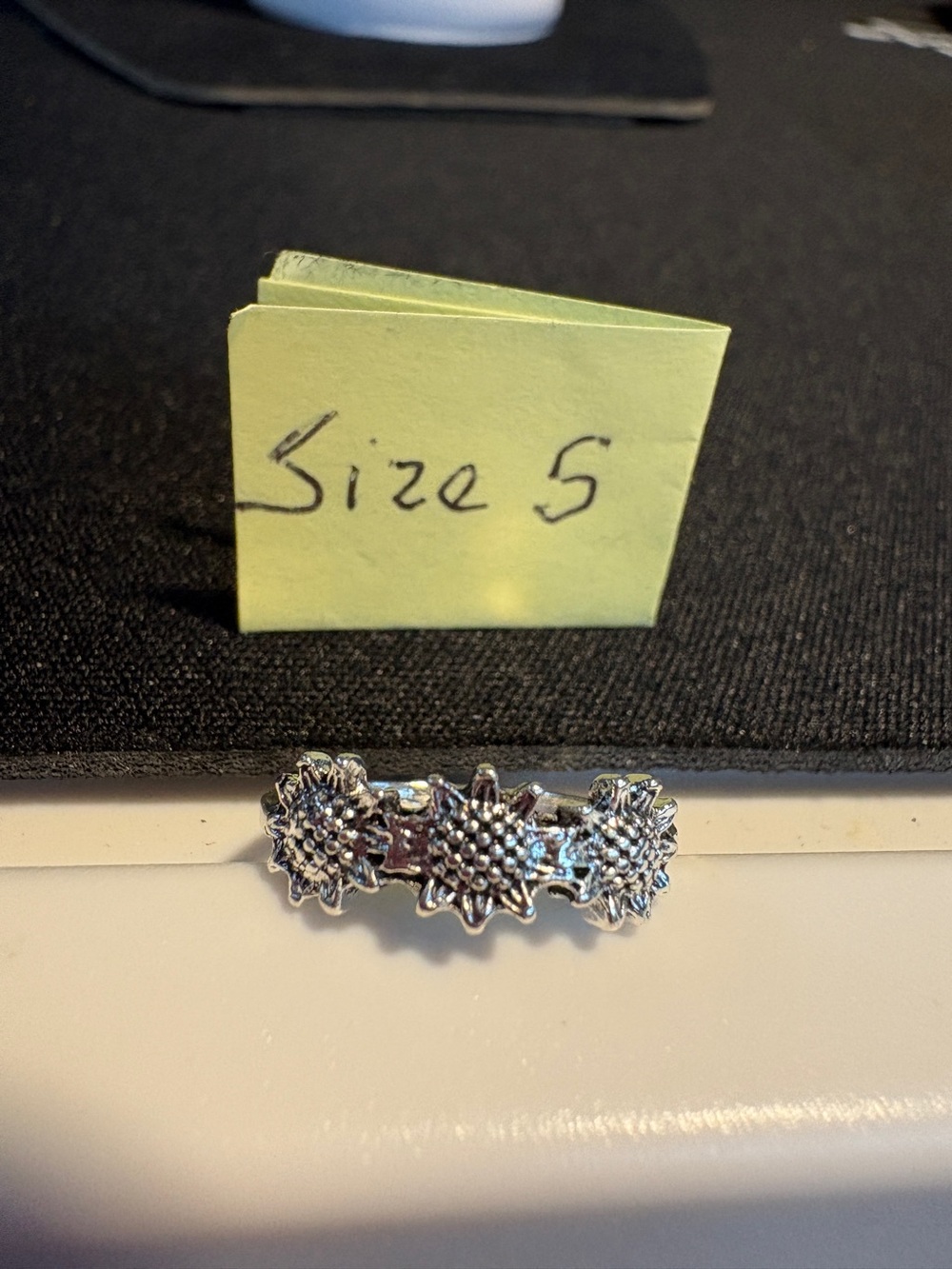Silver Floral Band Ring - Size 5